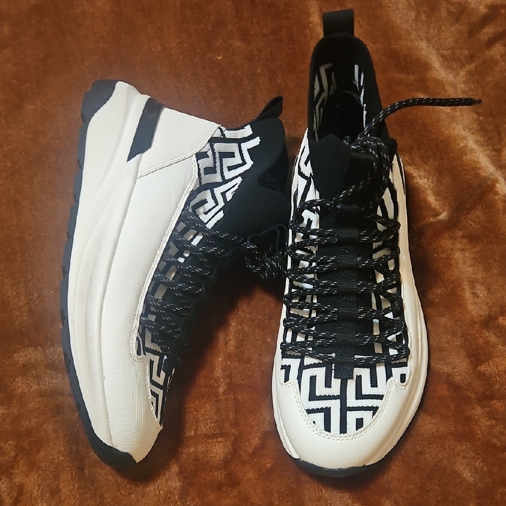 Sneakers/ Aldo
